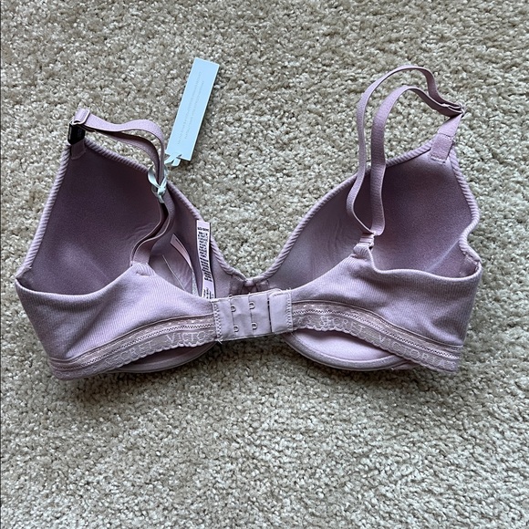 Victoria’s Secret Bra - Picture 2 of 2